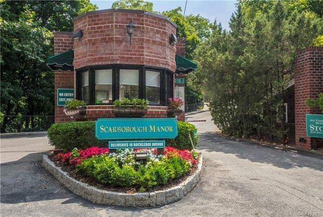 Gated and manned entrance to Scarborough Manor. | Image 22