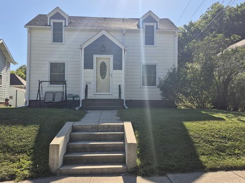 1015 Avenue C, Fort Dodge, IA, 50501-4516 | Card Image