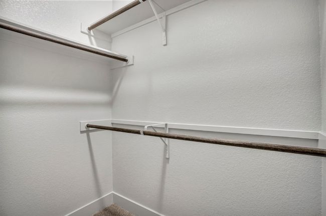 Primary ensuite has 2 walk in closets | Image 18