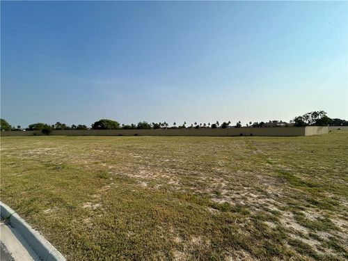 4821 Town Lake Dr, McAllen, TX, 78504-1417 | Card Image