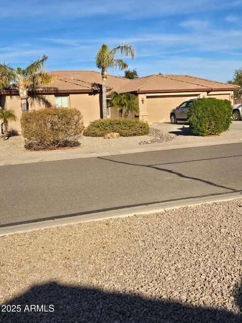 32071 N Chestnut Trl, San Tan Valley, AZ, 85143-6105 | Card Image