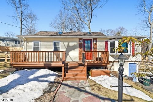 42 Woodside Dr, West Milford, NJ, 07480-4247 | Card Image