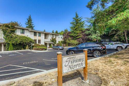 apt-204-830 Kirkland Way, Kirkland, WA, 98033-6389 | Card Image