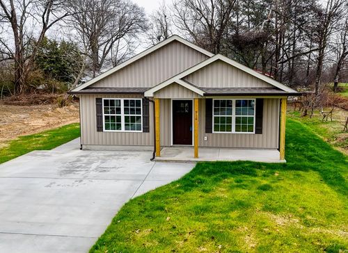 916 Avenue E, Dalton, GA, 30721-2546 | Card Image