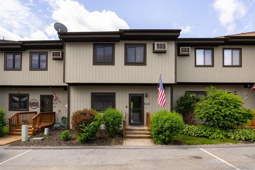 6103 Chelsea Cv, Hopewell Junction, NY, 12533-7112 | Card Image