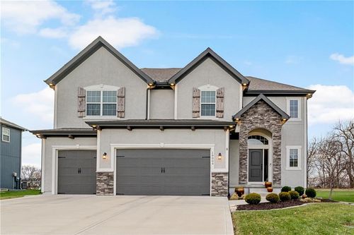 19004 Skyview Ln, Spring Hill, KS, 66083-7588 | Card Image