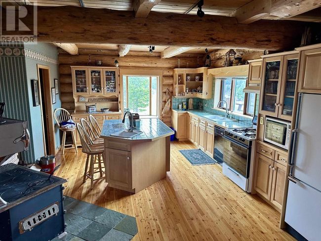 20101 20 Highway, House other with 3 bedrooms, 3 bathrooms and null parking in Nimpo Lake BC | Image 27