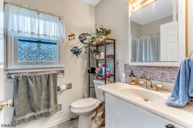 202 Runyon Ave, House other with 3 bedrooms, 2 bathrooms and null parking in Piscataway NJ | Image 25