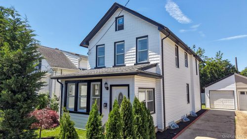 55 Hartwell Pl, Woodmere, NY, 11598-1221 | Card Image
