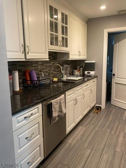 3a-29 Fairview Pl, Bloomfield, NJ, 07003-4928 | Card Image