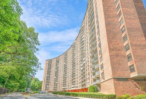 1e-90-60 Union Tpke, Glendale, NY, 11385-8069 | Card Image