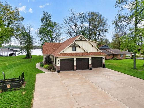 9730 Lakeshore Drive E, Huntsville, OH, 43324 | Card Image
