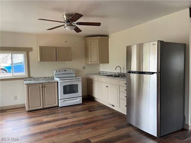Rental Unit Kitchen | Image 41