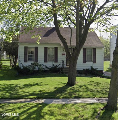 847 Walnut St, Perrysburg, OH, 43551-1657 | Card Image