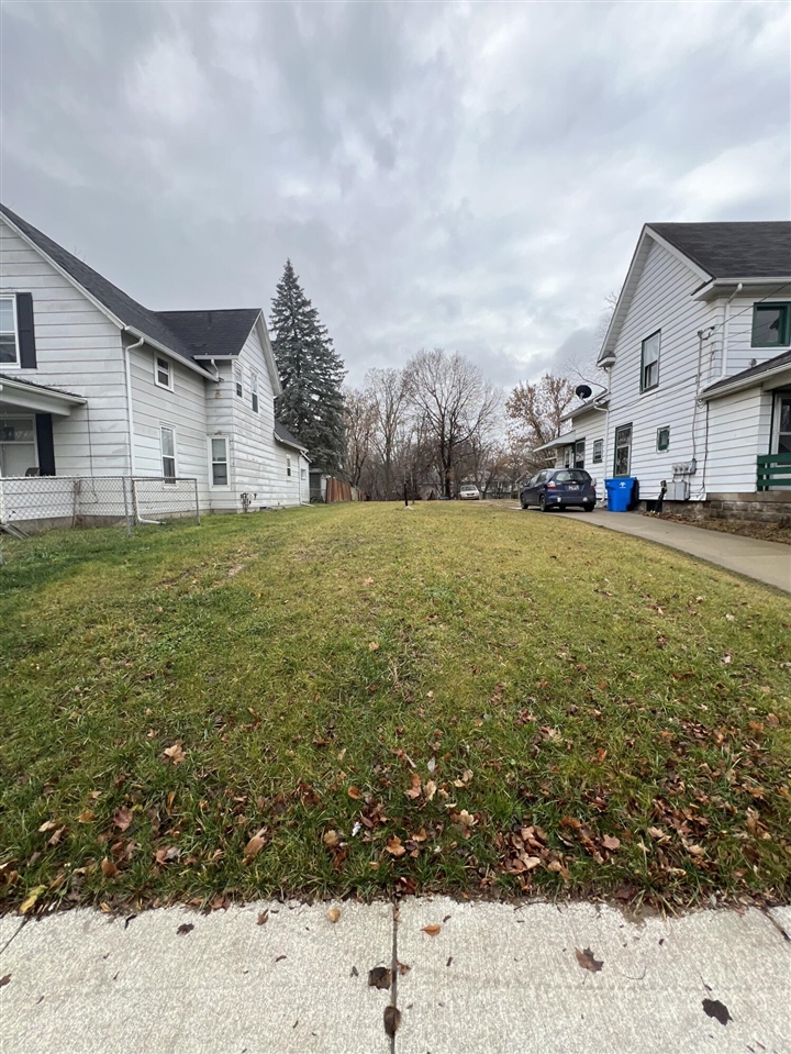 Trail St, Jackson, MI 49201