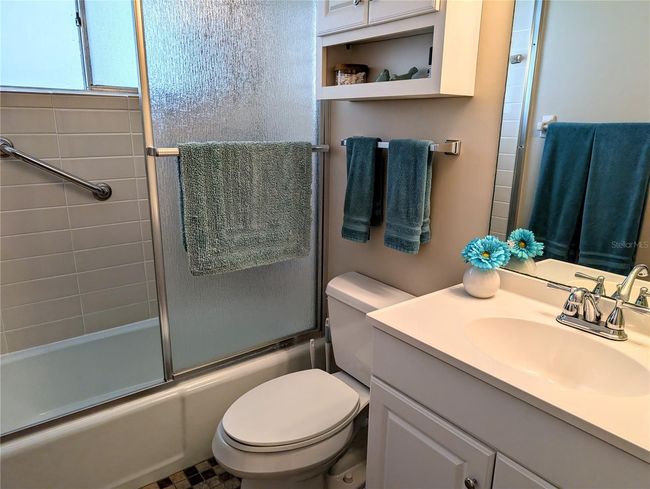 Guest bathroom | Image 22