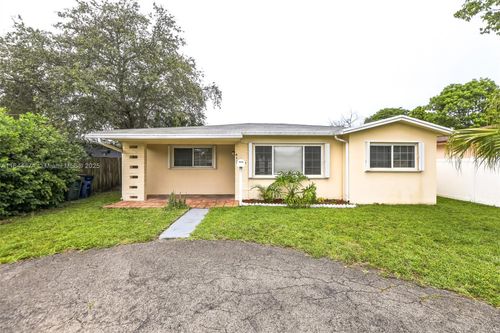 412 Sw 4th Ter, Hallandale Beach, FL, 33009-6222 | Card Image