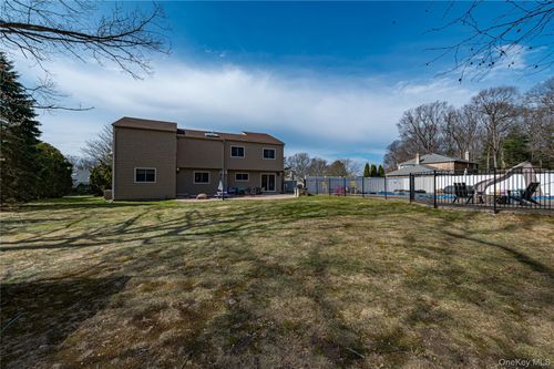 19 Tamara Ct, Huntingtn Sta, NY, 11747-4147 | Card Image