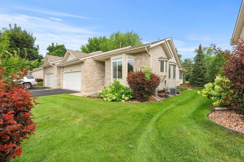 13230 Galena Way, Apple Valley, MN, 55124-6127 | Card Image