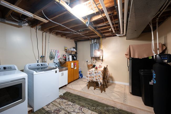 150 Culver Cres, House attached with 3 bedrooms, 1 bathrooms and 3 parking in London ON | Image 23