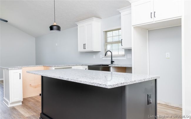 715 Valley View Trce, Home with 4 bedrooms, 3 bathrooms and null parking in New Albany IN | Image 20