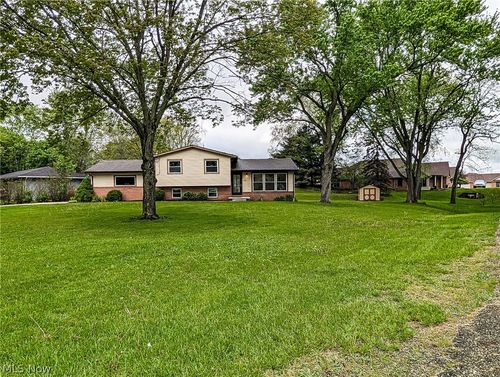 1101 Chaparrel Rd Sw, Hartville, OH, 44632-8790 | Card Image