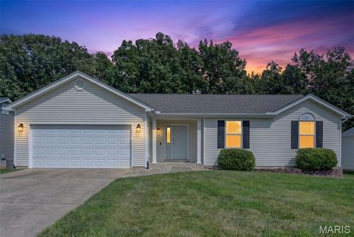 868 Molloy Dr, O Fallon, MO, 63366-3100 | Card Image