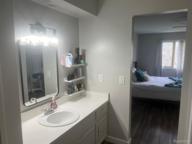 17540 Edward Cir, Condo with 2 bedrooms, 2 bathrooms and null parking in Clinton Twp MI | Image 24