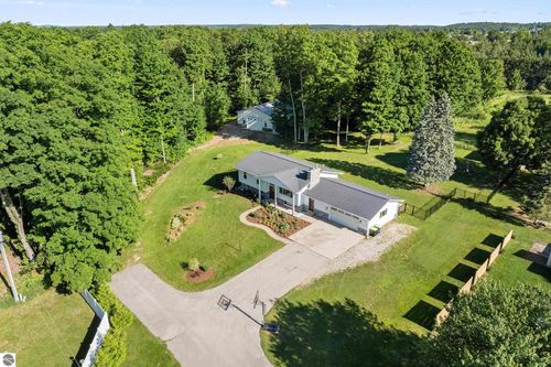 3733 E Long Lake Rd, Traverse City, MI, 49685-8881 | Card Image