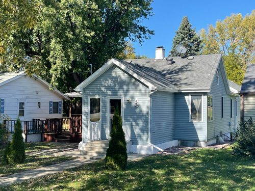 440 Center Ave, Lake Wilson, MN, 56151-9561 | Card Image