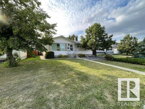 8920 162 St Nw, Edmonton, AB, T5R2M4 | Card Image