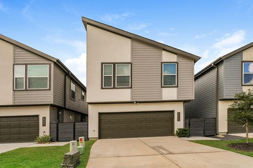 18330 W Centro Cir, Shenandoah, TX, 77385-5610 | Card Image