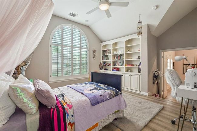 Upstairs bedroom 2 | Image 39