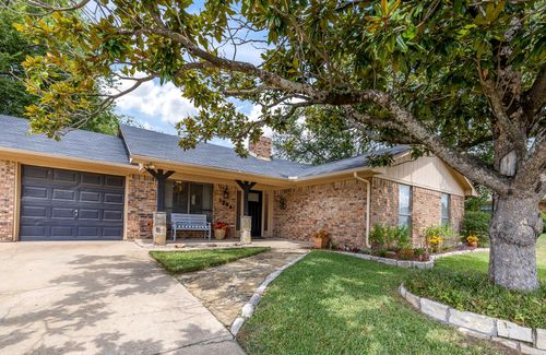 1204 Kay Dr, Weatherford, TX, 76086-6010 | Card Image