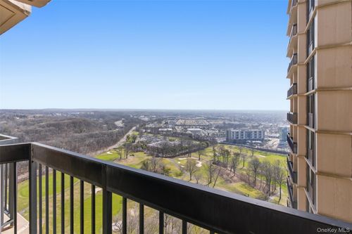 apt-26a-27110 Grand Central Pkwy, Floral Park, NY, 11005-1226 | Card Image