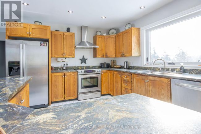 2112 Schutt Rd, House other with 3 bedrooms, 3 bathrooms and 6 parking in Palmer Rapids ON | Image 18
