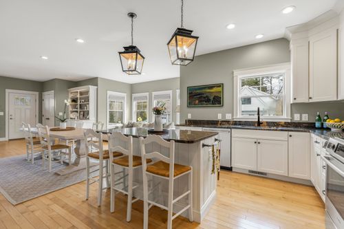 2 Franklin Circle, Cape Elizabeth, ME, 04107 | Card Image