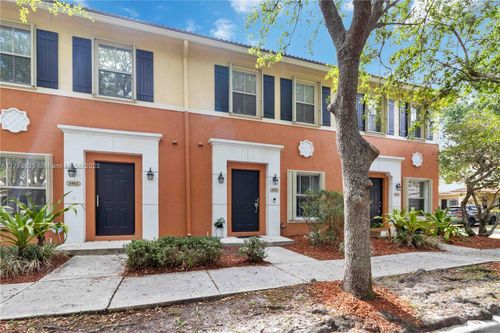 2452-2452 Sw 99th Way, Miramar, FL, 33025-5061 | Card Image