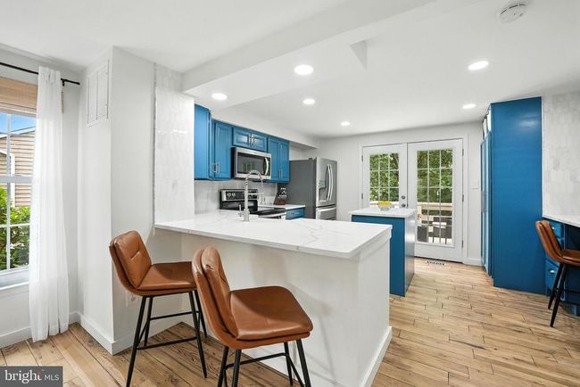 1653 Fieldthorn Dr, Townhouse with 2 bedrooms, 3 bathrooms and null parking in RESTON VA | Image 6