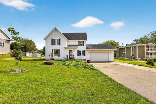 801 E Chestnut Street, PARDEEVILLE, WI, 53954 | Card Image