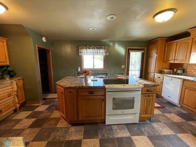 Kitchen | Image 9