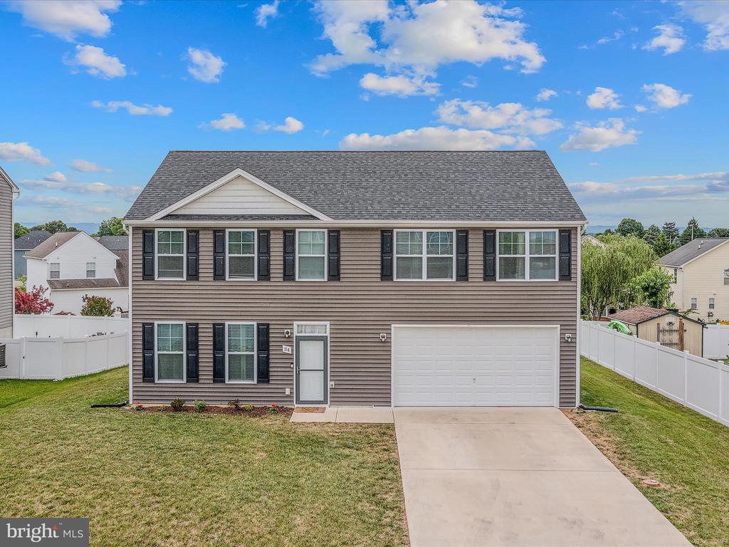 Einstein Way, Martinsburg, WV 25404