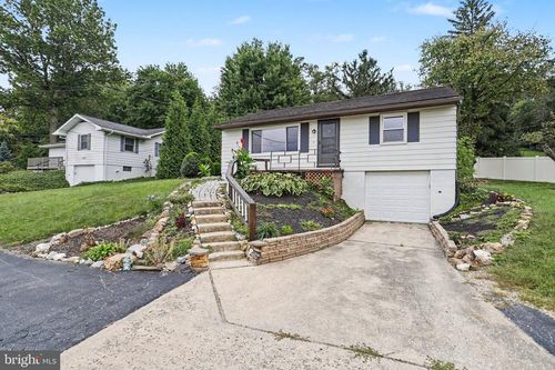 3968 Marietta Ave, COLUMBIA, PA, 17512-8900 | Card Image