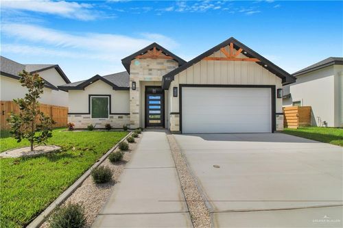 811 Magnolia St, Mission, TX, 78573-2849 | Card Image