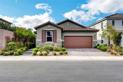 7586 Lush Oasis Avenue, House other with 3 bedrooms, 2 bathrooms and null parking in Las Vegas NV | Image 2