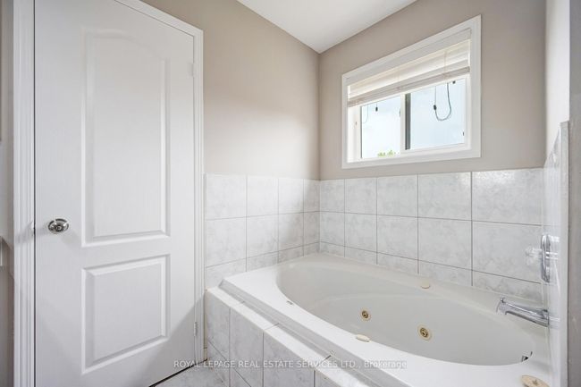 9 Oxtail Lane, House other with 5 bedrooms, 5 bathrooms and 4 parking in Brampton ON | Image 11