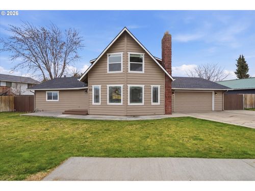 805 Sw Mt Adams Ave, Boardman, OR, 97818-9746 | Card Image