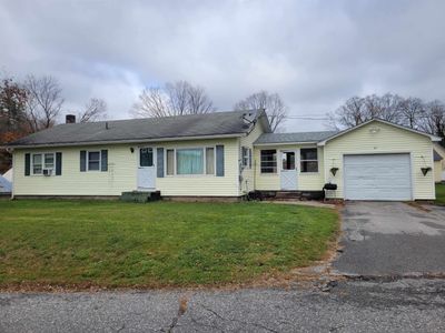 47 Hill Street, House other with 3 bedrooms, 1 bathrooms and null parking in St. Johnsbury VT | Image 2