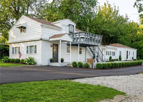 808 Emery St, Independence, MO, 64050-2929 | Card Image
