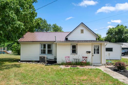 108 W Smith St, South Whitley, IN, 46787-1406 | Card Image